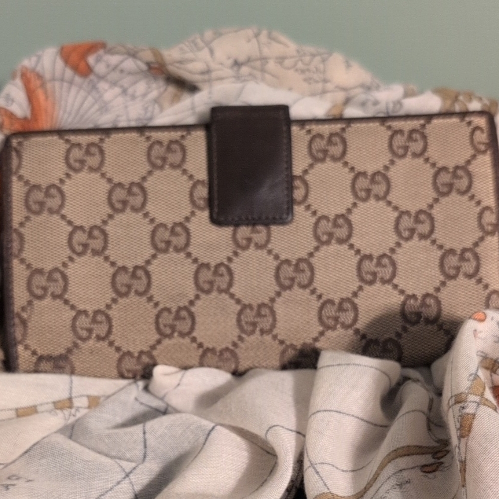 Gucci Signature Brown and Cream Clutch Vintage Italy Wallet - Picture 5 of 16